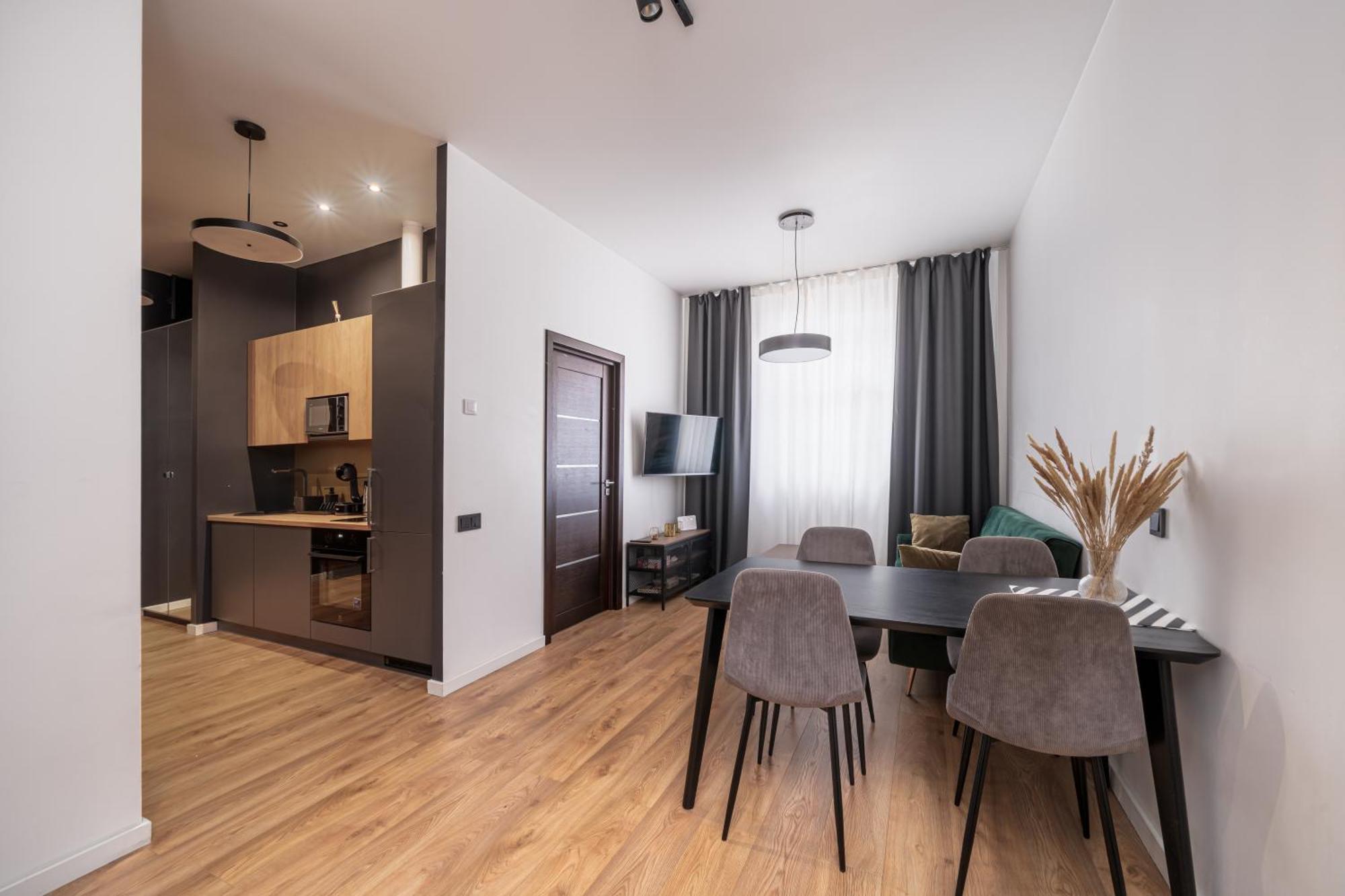Lienes Iela Gem 1Br Apartment With Fireplace In Historic Unesco Center Riga Exterior photo