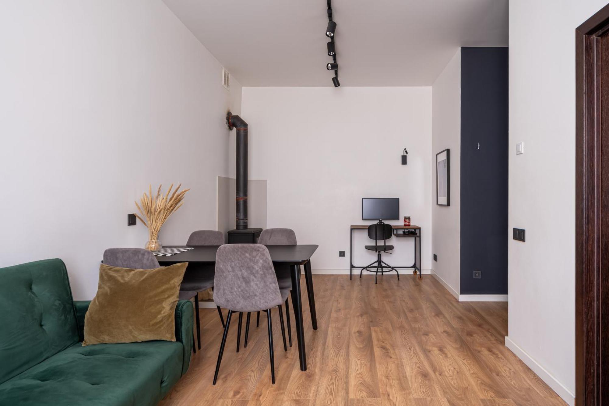 Lienes Iela Gem 1Br Apartment With Fireplace In Historic Unesco Center Riga Exterior photo